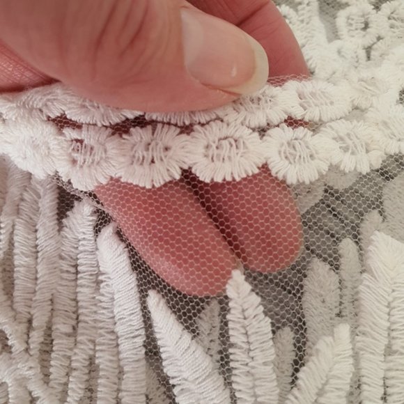 Julie White Embroidered  Sleeveless Top Size S/M - Picture 5 of 15